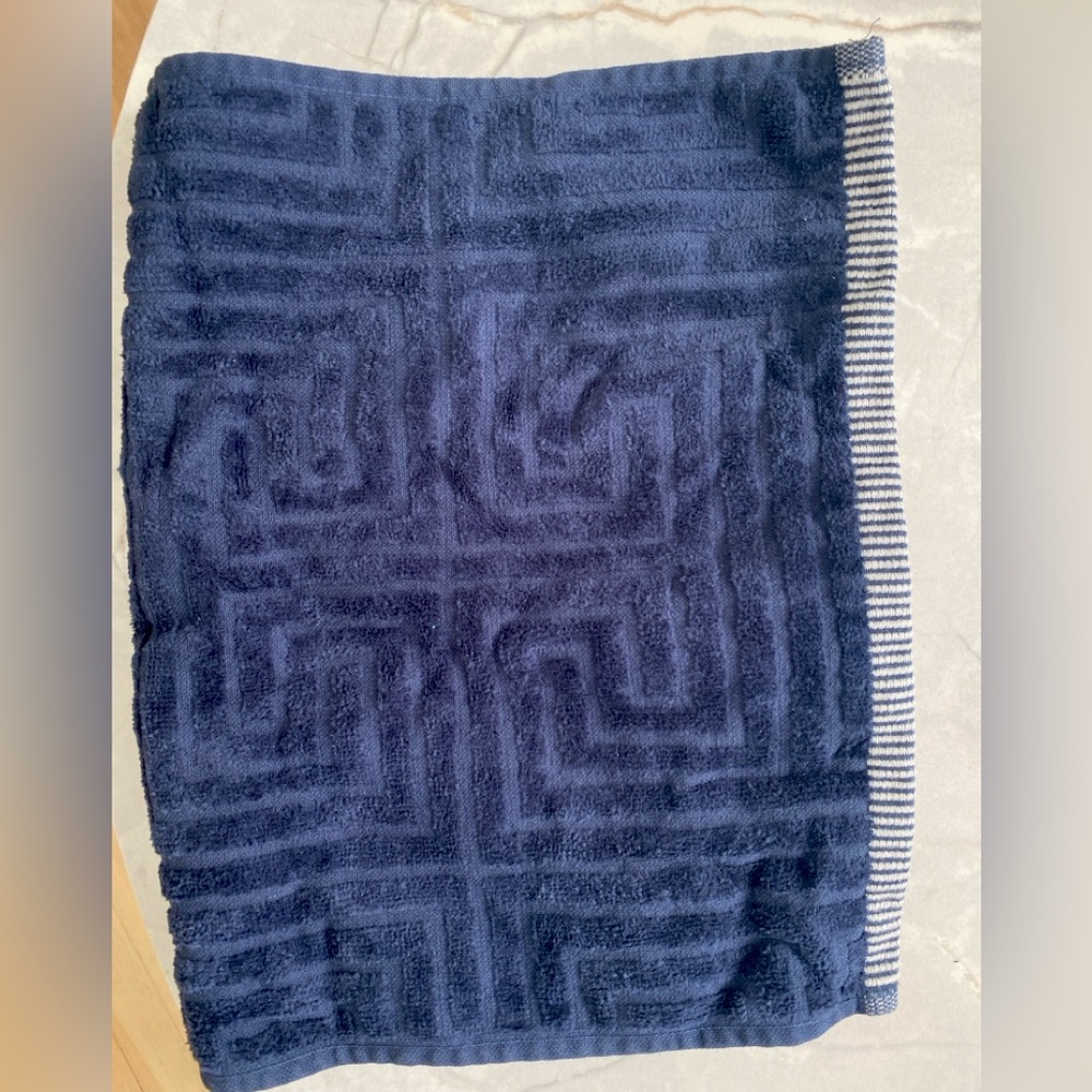 Free add-on: Guest towel